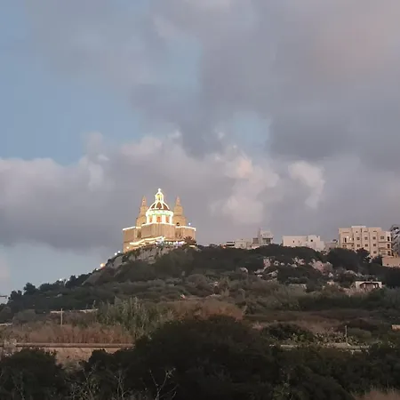 Charming Seaside Mellieħa