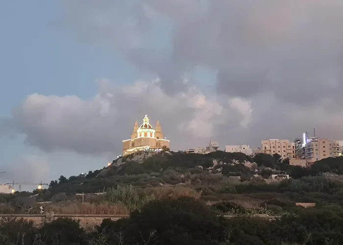 Charming Seaside Mellieha