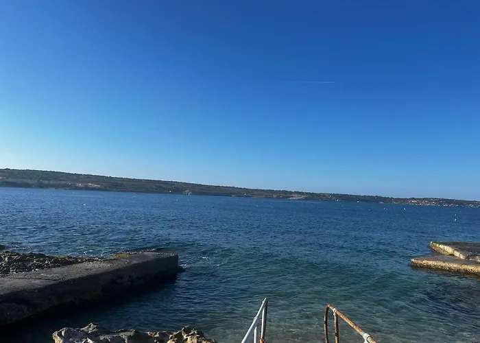 Charming Seaside Apartment